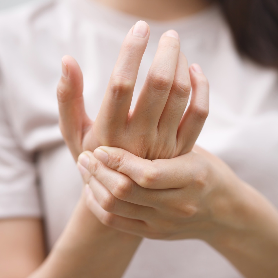 Osteoarthritis is a common cause of hand joint pain in the elderly. and those with a family history of degenerative knuckles